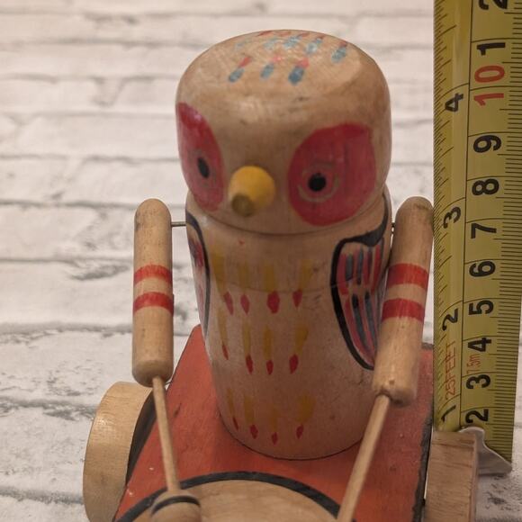 Vintage 1940s Wooden Pull Toy Owl/Bird Beating a Drum - Picture 9 of 9